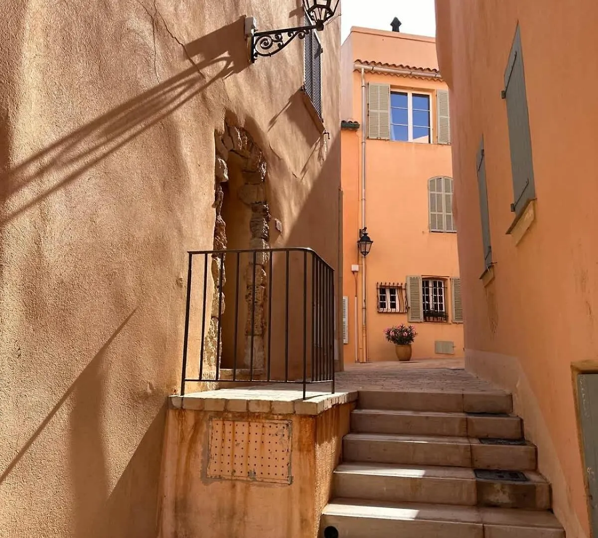 Apartment Studio Le Paon The Heart Of St Tropez Saint-Tropez